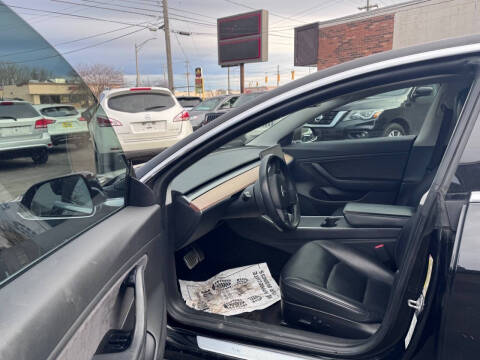 2019 Tesla Model 3 Standard Range Plus