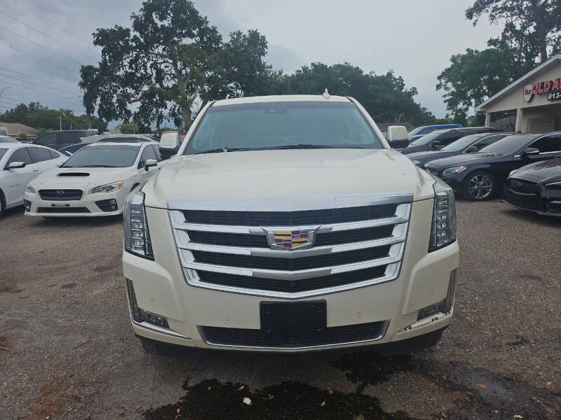 2015 Cadillac Escalade Luxury's photo