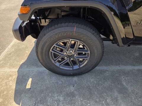 2025 Jeep Gladiator Sport S