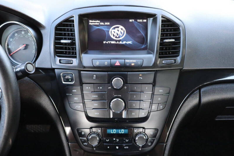 2012 Buick Regal Premium 1