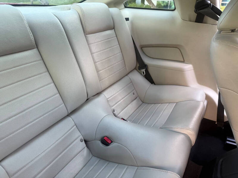 2010 Ford Mustang V6