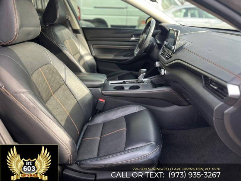 2022 Nissan Altima 2.5 SR