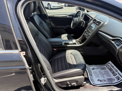 2017 Ford Fusion SE