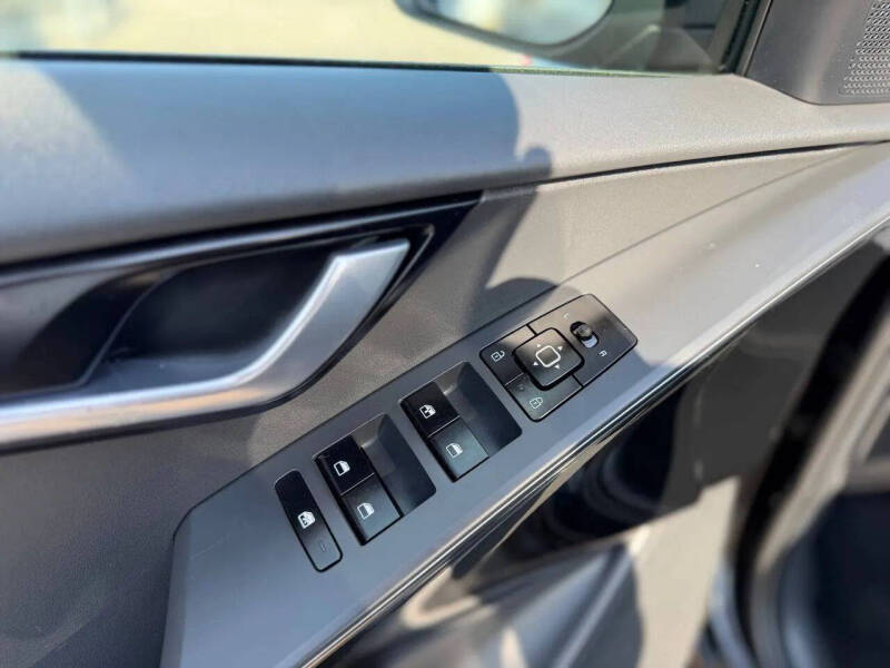 2023 Kia Niro