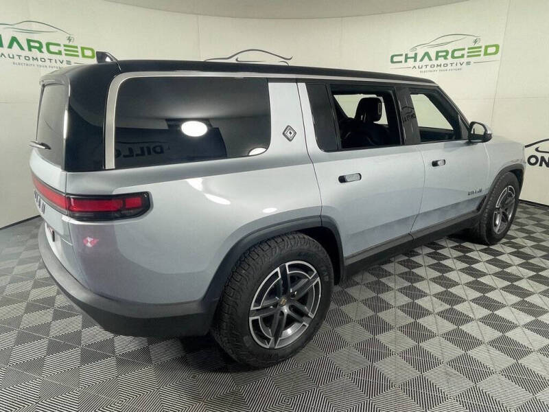 2025 Rivian R1S