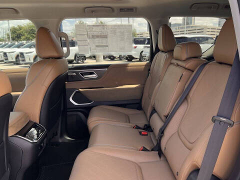 2026 Infiniti QX80 Luxe