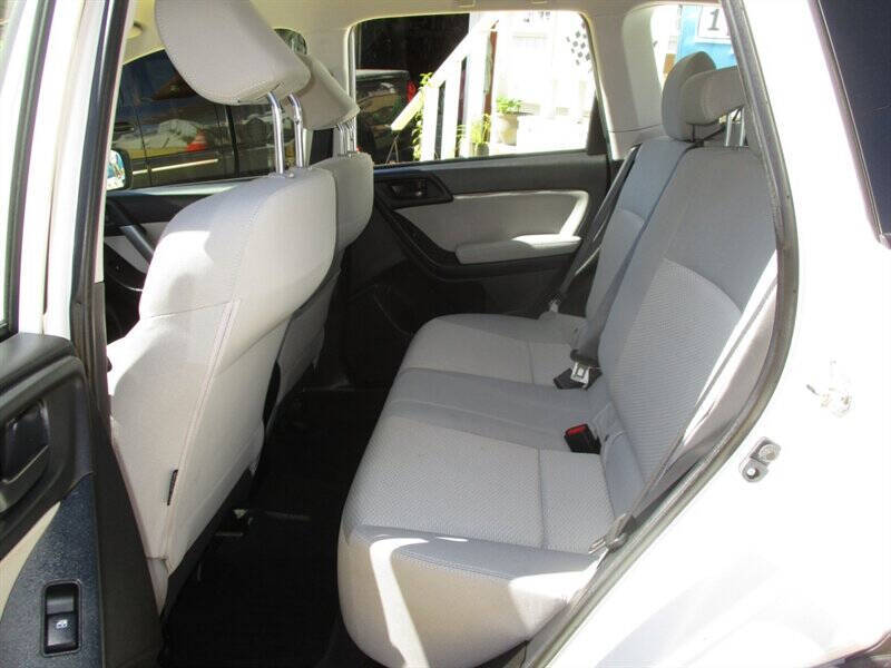 2014 Subaru Forester 2.5i