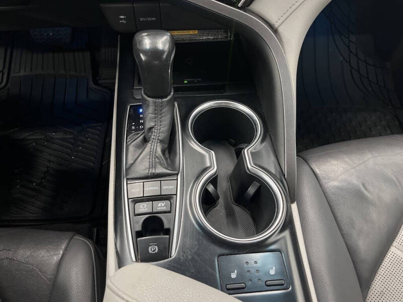 2018 Toyota Camry Hybrid XLE