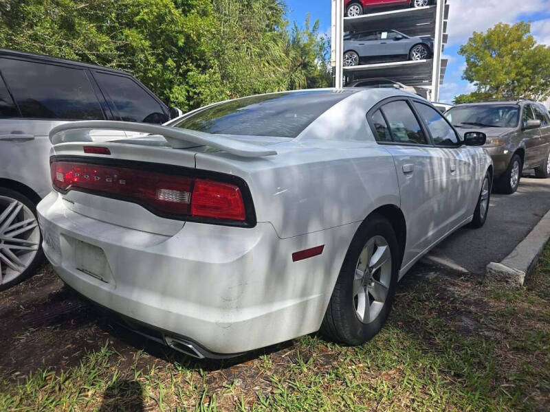 2012 Dodge Charger SE