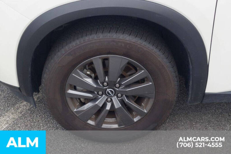 2024 Nissan Pathfinder SV