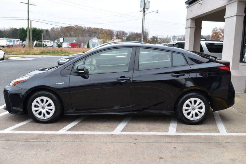 2022 Toyota Prius LE