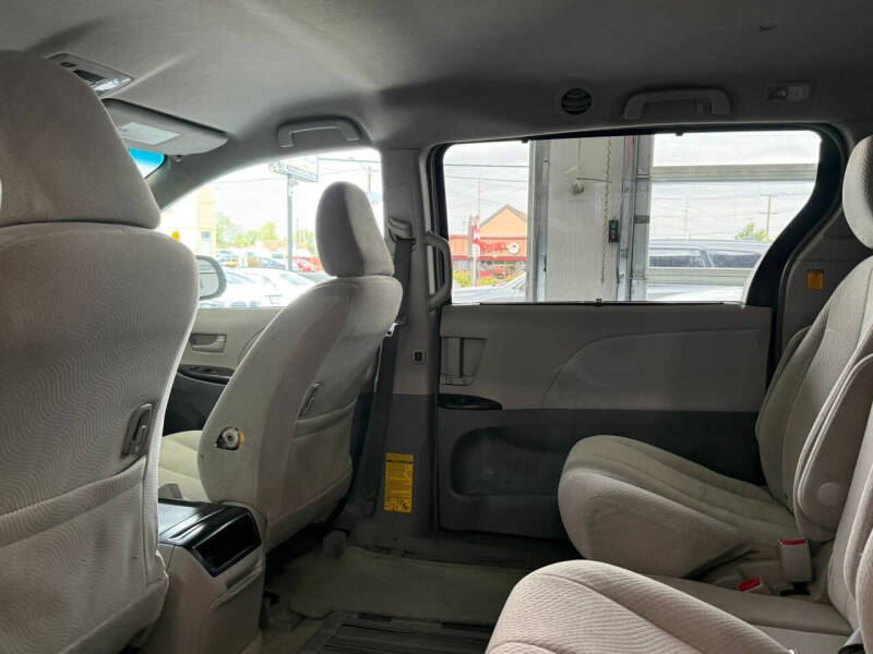 2012 Toyota Sienna