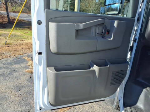 2025 Chevrolet Express 3500