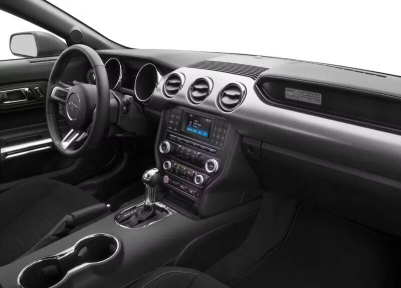 2016 Ford Mustang V6