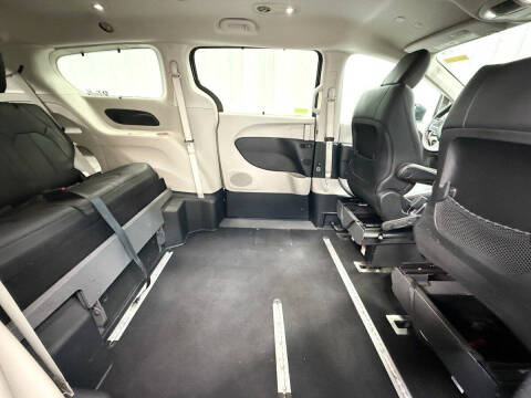 2020 Chrysler Pacifica Touring L