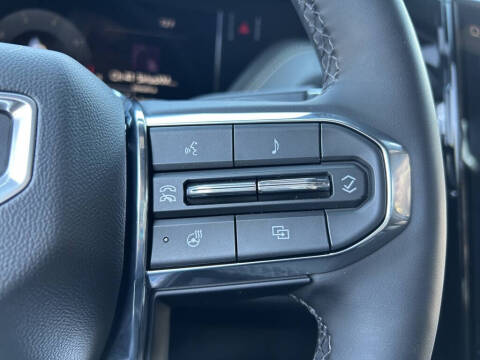 2025 GMC Yukon Elevation