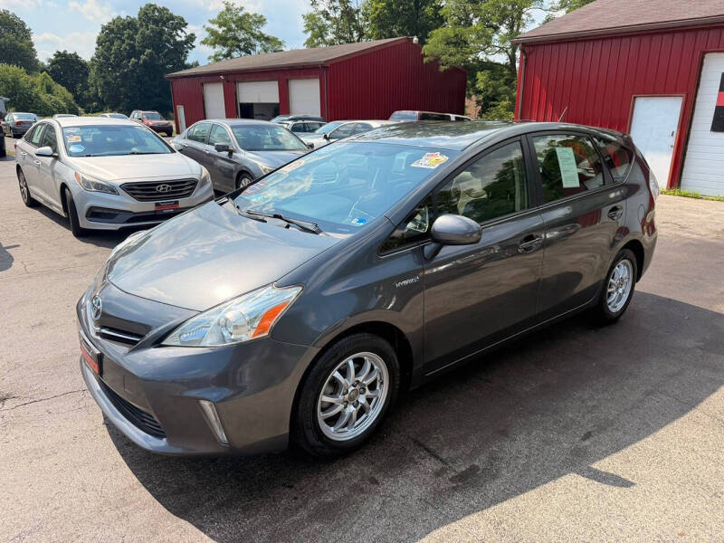 2013 Toyota Prius v Two