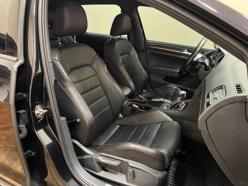 2019 Volkswagen Golf GTI S