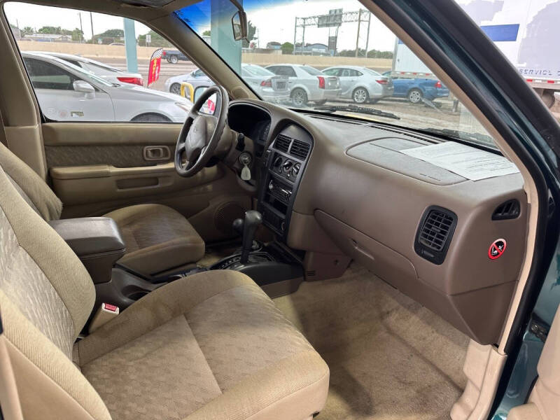 1997 Nissan Pathfinder LE