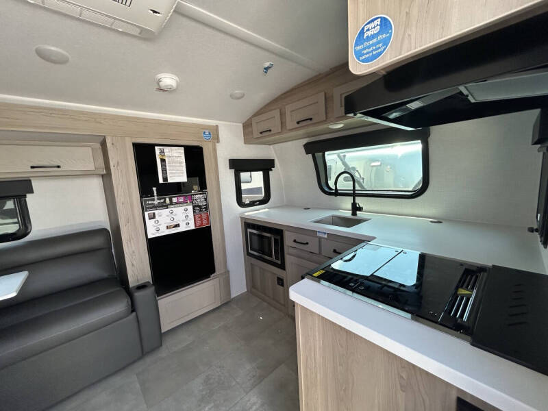 2025 Flagstaff E-PRO FLTE20FK