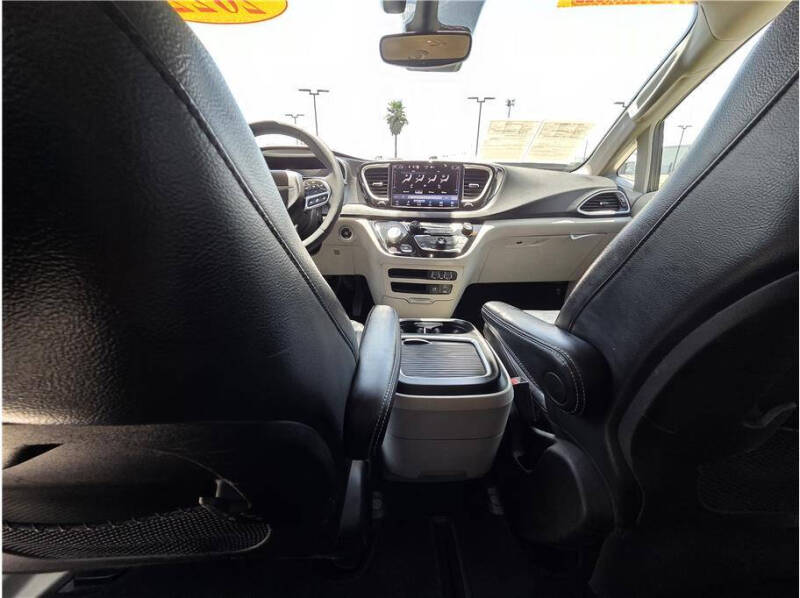 2022 Chrysler Pacifica Touring L