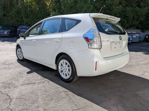2012 Toyota Prius v Two