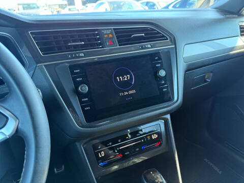 2023 Volkswagen Tiguan SE R-Line Black