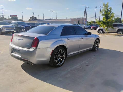 2018 Chrysler 300 S