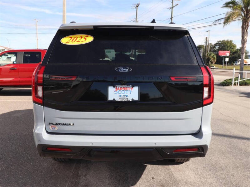 2025 Ford Expedition Platinum