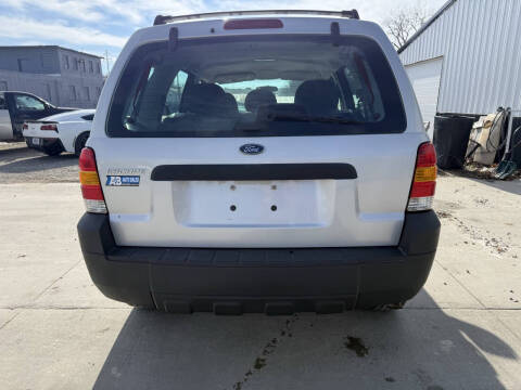2005 Ford Escape XLS