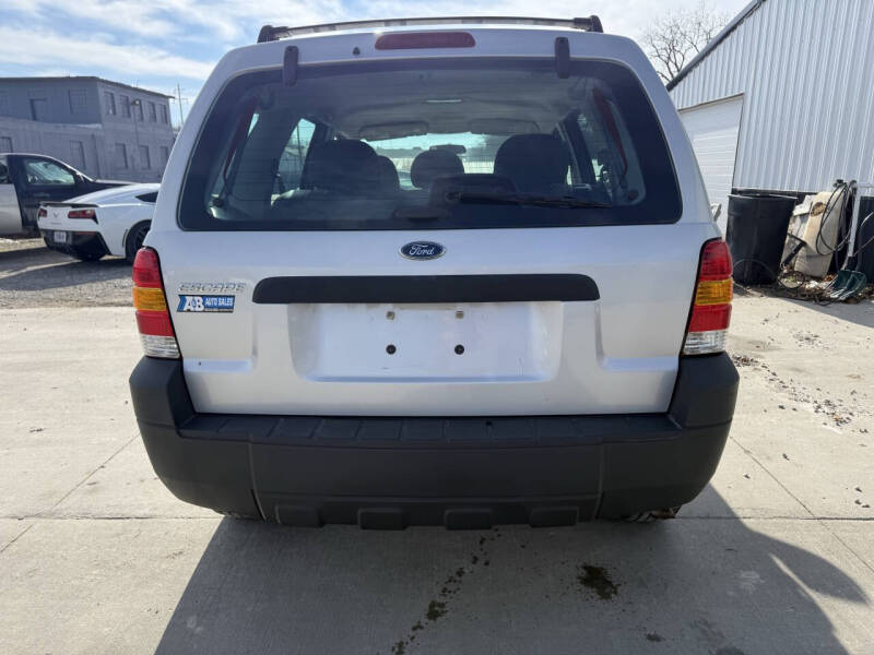 2005 Ford Escape XLS