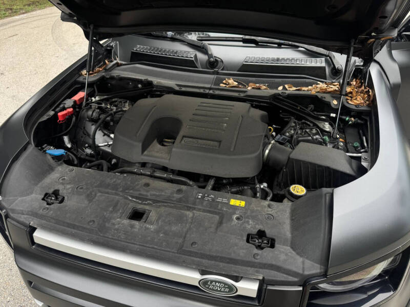 2023 Land Rover Defender 130 SE