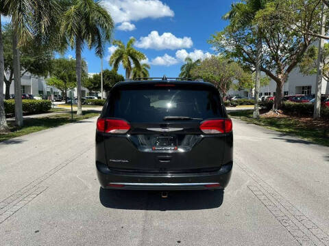 2020 Chrysler Pacifica Touring L