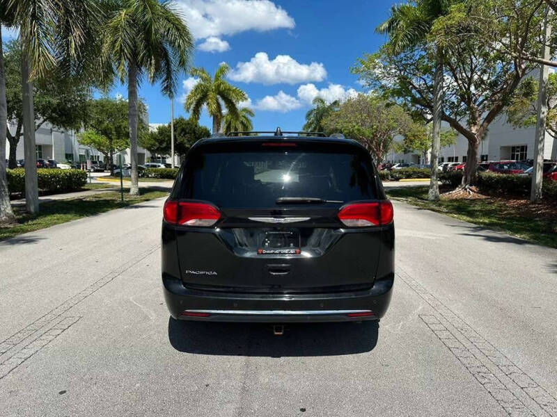 2020 Chrysler Pacifica Touring L