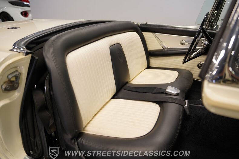1956 Ford Thunderbird