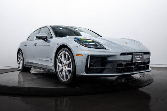 2025 Porsche Panamera 4