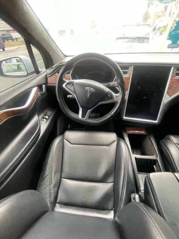 2017 Tesla Model X 75D