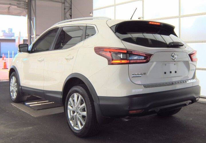 2022 Nissan Rogue Sport SV