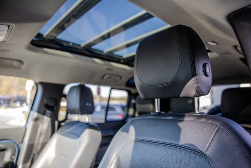 2023 Land Rover Defender 110 S