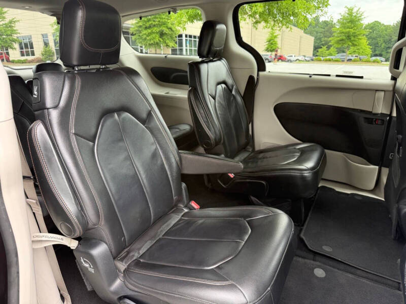 2017 Chrysler Pacifica Touring-L