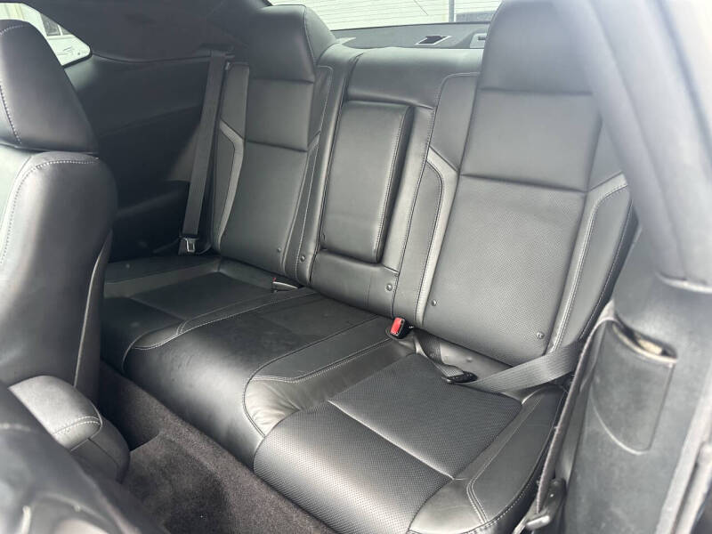 2015 Dodge Challenger SXT Plus