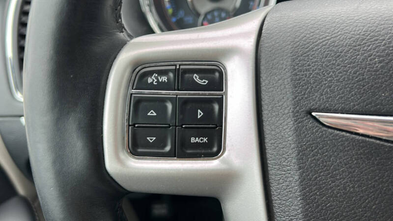 2015 Chrysler Town and Country Touring-L