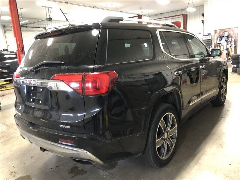 2017 GMC Acadia Denali