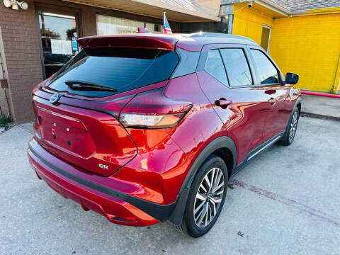 2023 Nissan Kicks SR