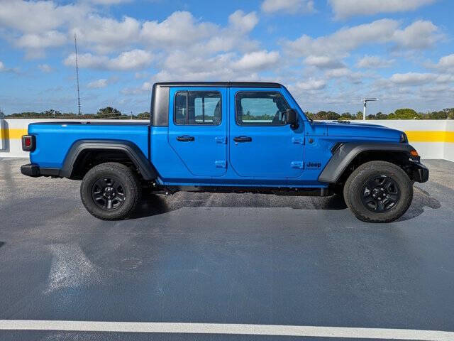 2026 Jeep Gladiator Sport