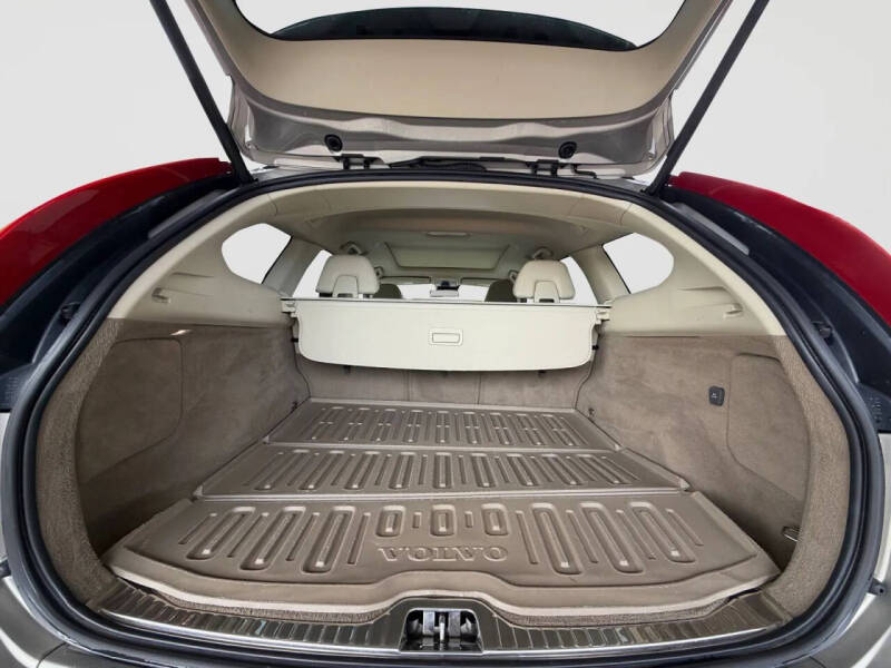 2015 Volvo XC60 T6 Platinum
