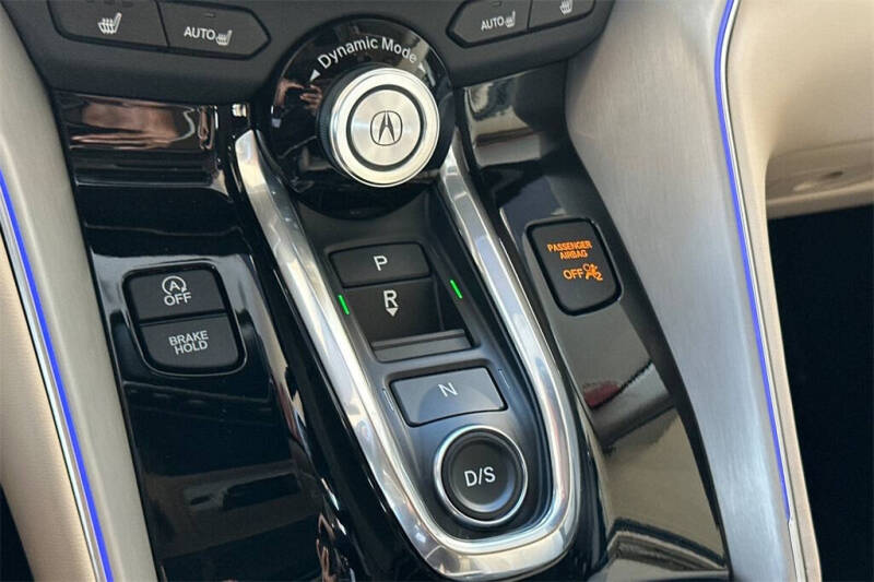 2025 Acura TLX w/Tech