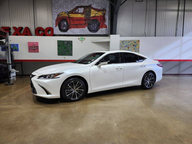 2023 Lexus ES 300h