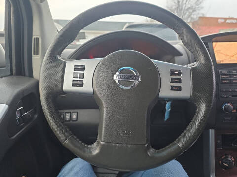 2011 Nissan Pathfinder LE