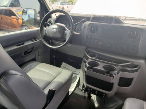 2011 Ford E-Series E-350 SD XL